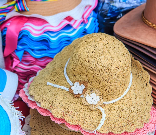 Los sombreros a la moda los accesorios —  Fotos de Stock