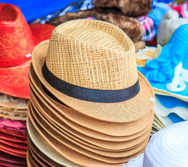 Los sombreros a la moda los accesorios —  Fotos de Stock