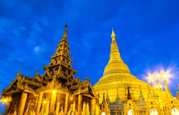 Shwedagon pagoda yangon yapılan — Stok fotoğraf