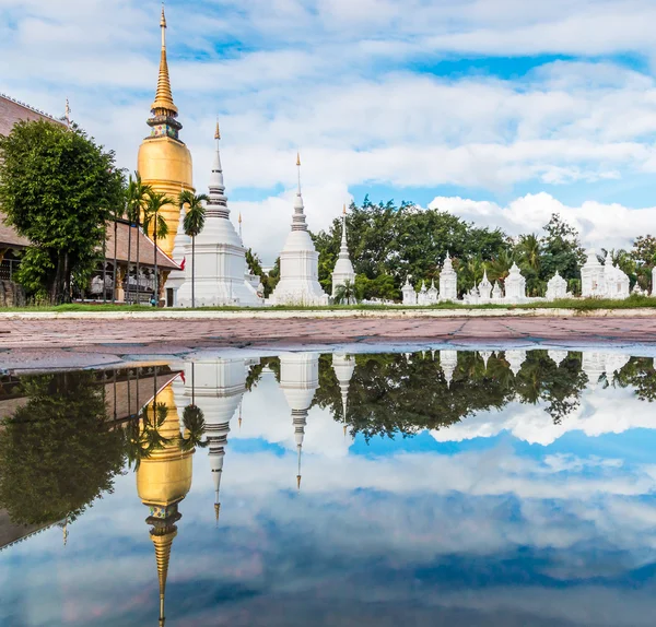 WAT Suan Dok Golden pagoda — Stok fotoğraf