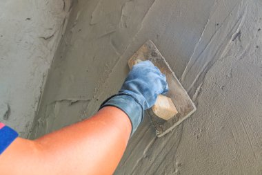 adam sıvacı beton ile