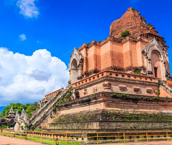 Templo Wat chedi luang — Foto de Stock