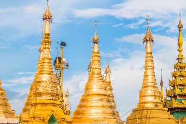 shwedagon pagoda yangon yapılan