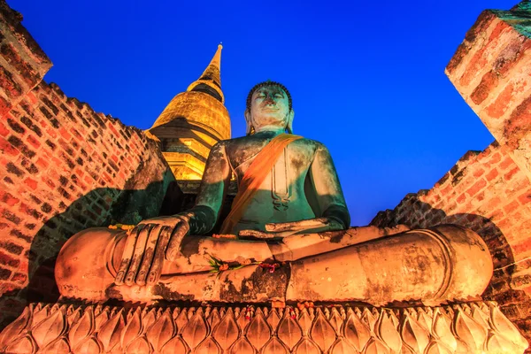 Antiguo Buda en la provincia de Ayuthaya —  Fotos de Stock