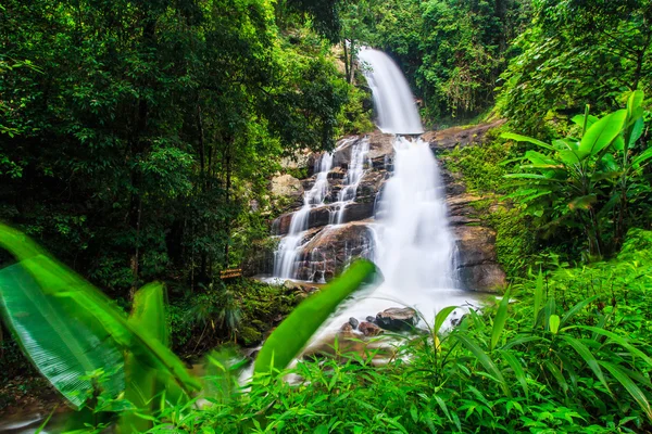 Waterfall  at Doi Inthanon — Stock Photo, Image