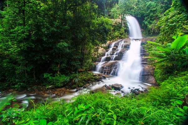 Cascata a Doi Inthanon — Foto Stock