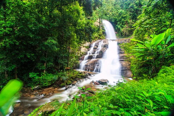 Vodopád na Doi Inthanon — Stock fotografie