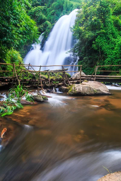 Cascada Pha Dok Xu — Foto de Stock