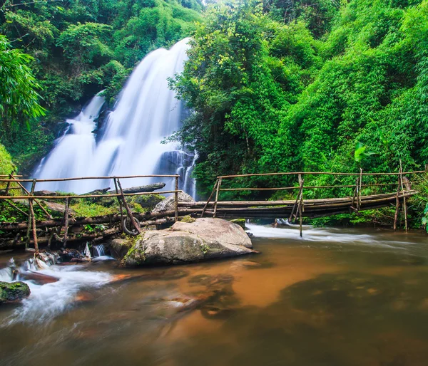 Cascada Pha Dok Xu — Foto de Stock