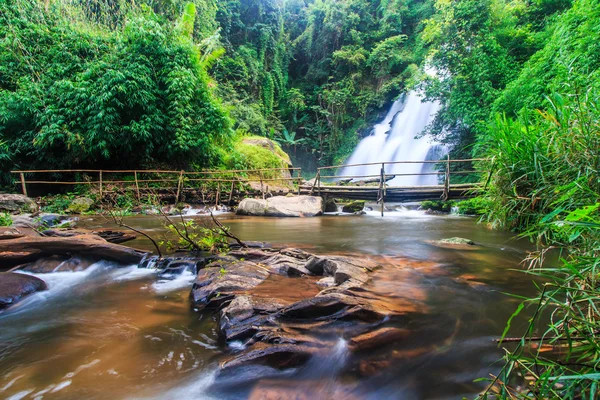 Cascada Pha Dok Xu — Foto de Stock