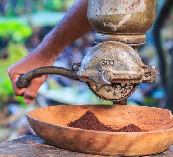 Traditionele koffiemolen — Stockfoto