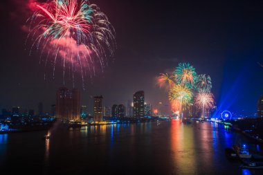Güzel fireworks uygulamasında kutlama