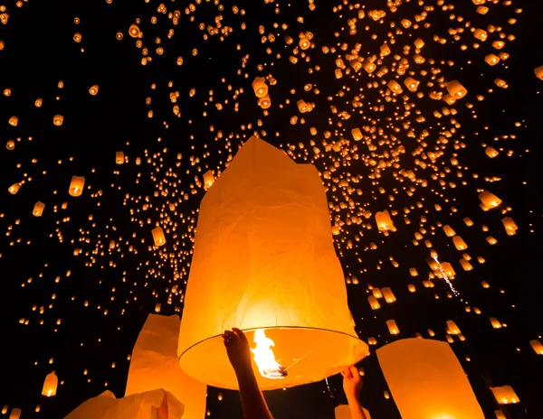 Плавучий ліхтарі в Чіанг маи провінція — стокове фото
