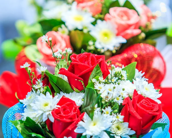 Blommor bukett arrangerar — Stockfoto
