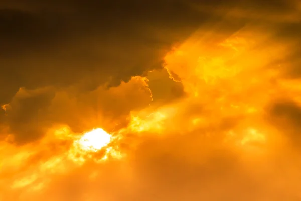 Rays of light shining through clouds — Stock Photo, Image