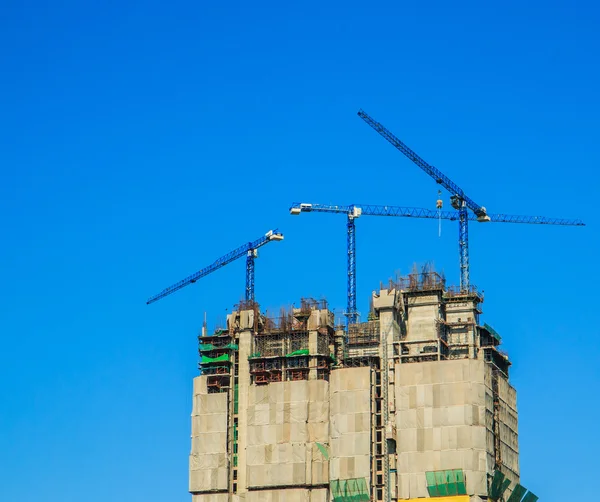 Construcción y grúas —  Fotos de Stock