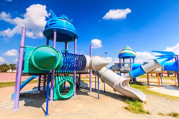 Parco giochi per bambini moderno — Foto Stock