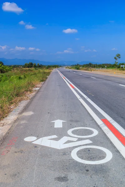 Pista ciclabile su strada — Foto Stock