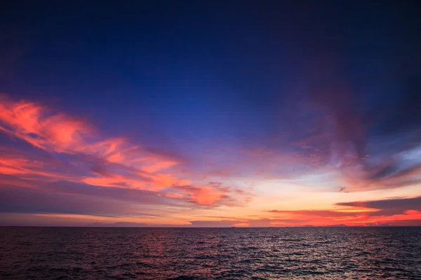 Landschaft Sonnenuntergang am Strand — Stockfoto