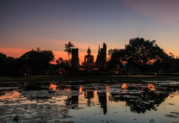 Sukhothai historický park v Thajsku — Stock fotografie