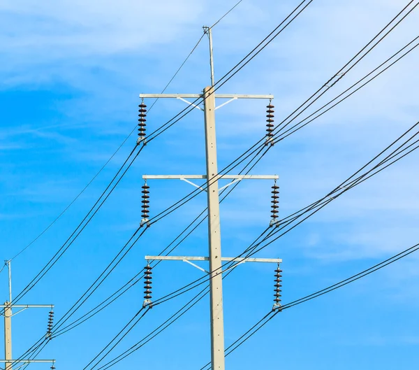 Alambres poste electricidad — Foto de Stock