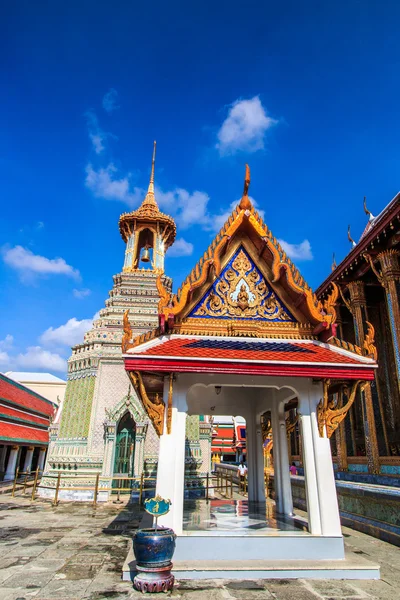 Templet Wat Phra Kaeo i Bangkok — Stockfoto