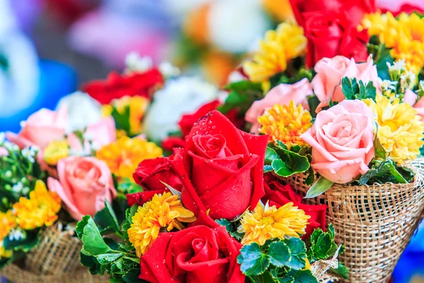 Blommor bukett ordna för dekoration — Stockfoto