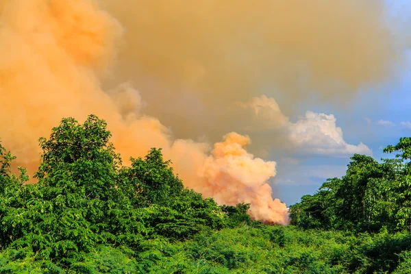 Incêndio industrial — Fotografia de Stock