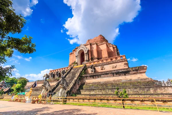 Świątyni Wat chedi luang w Tajlandii — Zdjęcie stockowe