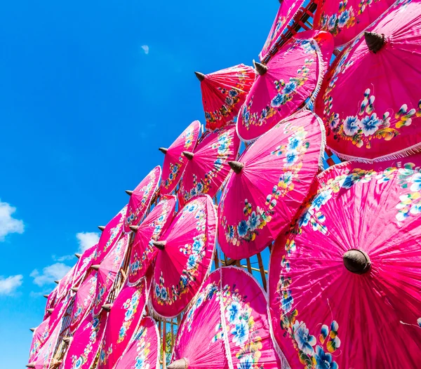 Håndlavede papirparaplyer - Stock-foto