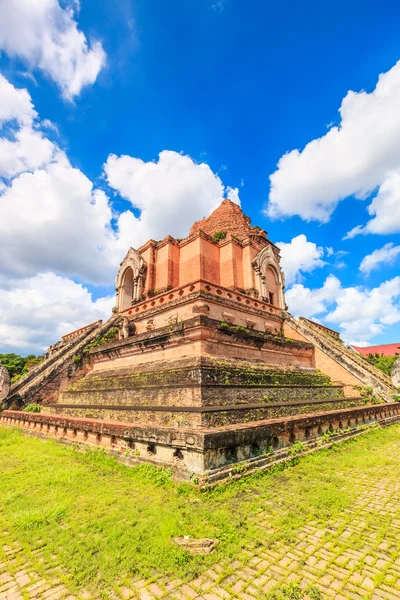 Świątyni Wat chedi luang w Tajlandii — Zdjęcie stockowe