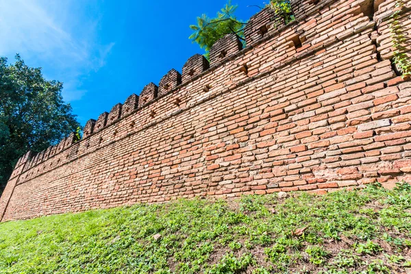 Oude muur in Chiang Mai — Stockfoto