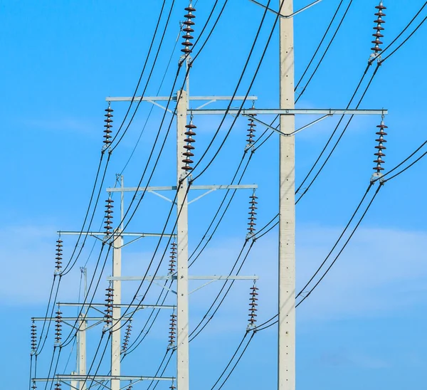 Pólo de fios poste eletricidade — Fotografia de Stock