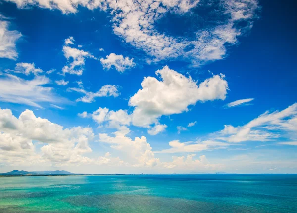 蓝色的海和云 — 图库照片