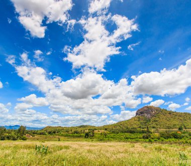 Güzel bulutlu manzara
