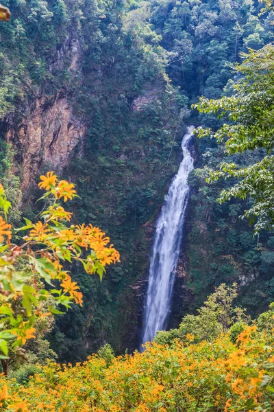 Mae Surin waterval in Maehongson provincie — Stockfoto