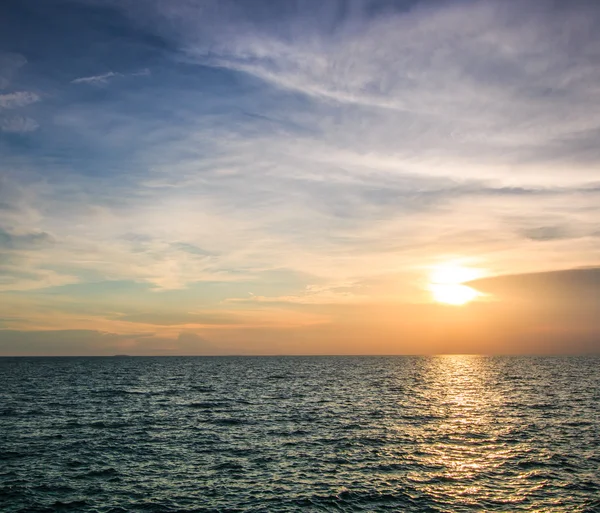 Liggande solnedgång havet — Stockfoto