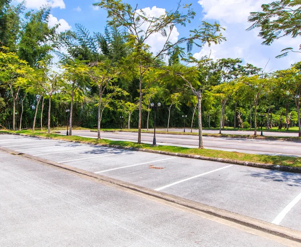 Empty parking lot — Stock Photo, Image