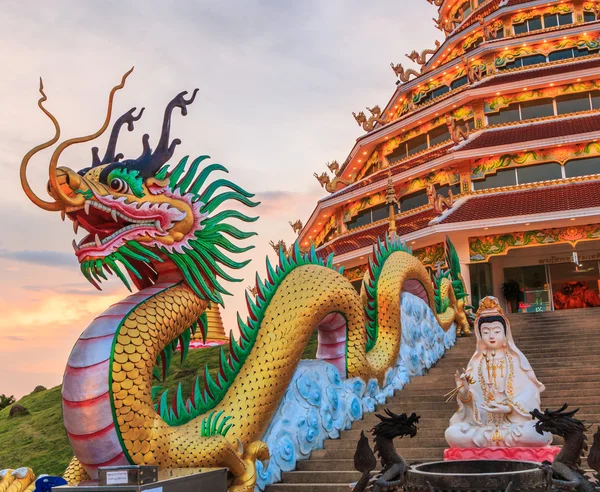 Chinese tempel in Chiang Rai — Stockfoto