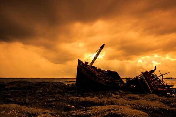Ландшафтные кораблекрушения в Таиланде
