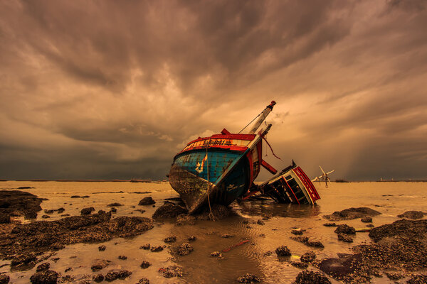 Ландшафтные кораблекрушения в Таиланде
