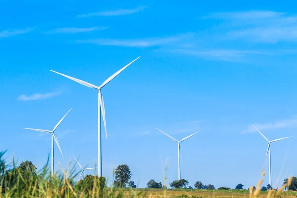 Turbine eoliche e cielo — Foto Stock