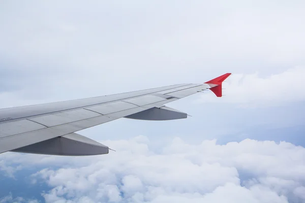 Flugzeugflügel aus dem Fenster — Stockfoto