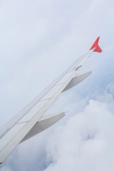 Flugzeugflügel aus dem Fenster — Stockfoto