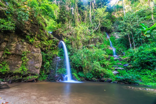 Cascada Mae Ya en Chiang Mai — Foto de Stock