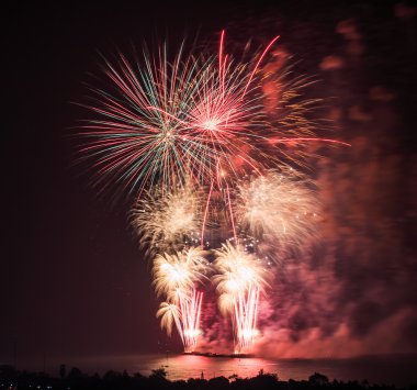 güzel renkli tatil havai fişek
