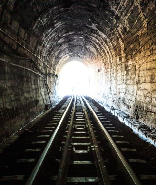 Tren tünel yol