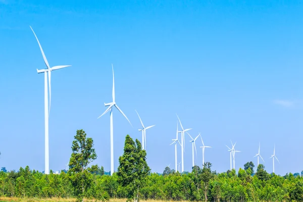 Wind turbines and blue sky — Stock Photo, Image