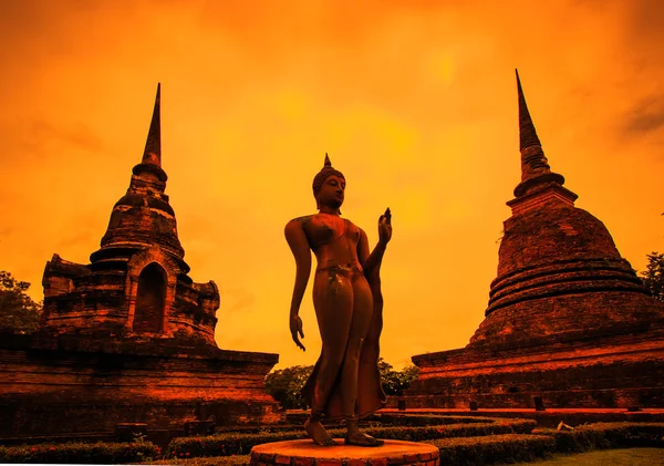 Siluety Sukhothai historický park — Stock fotografie