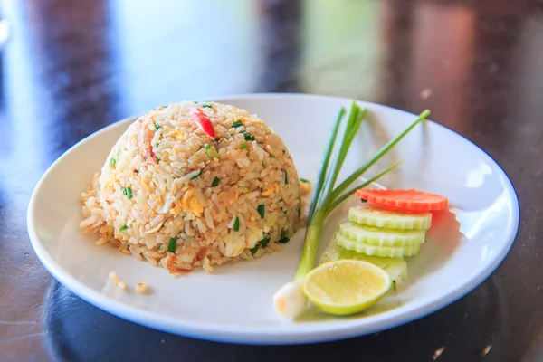 Smażony ryż w tajskim stylu — Zdjęcie stockowe